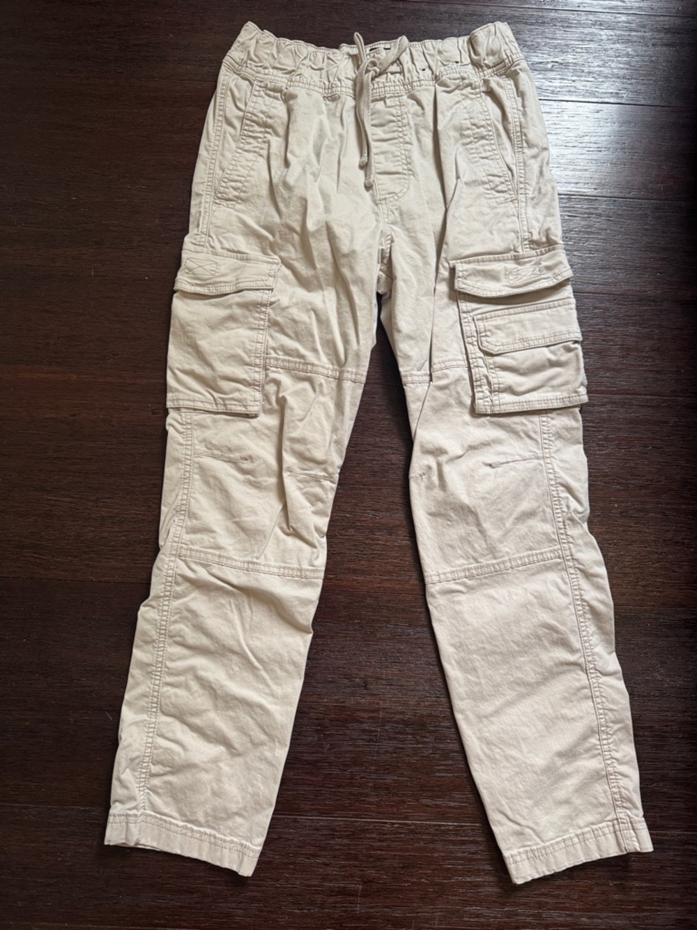 Hollister Men's Light Beige Cargo Pants with Drawstring Waist